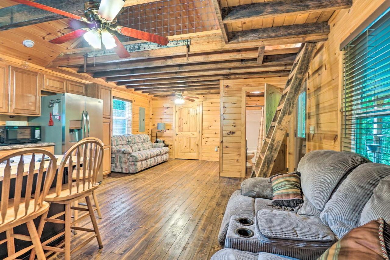 Peaceful Decatur Cabin With Grill And Fire Pit! Exterior photo
