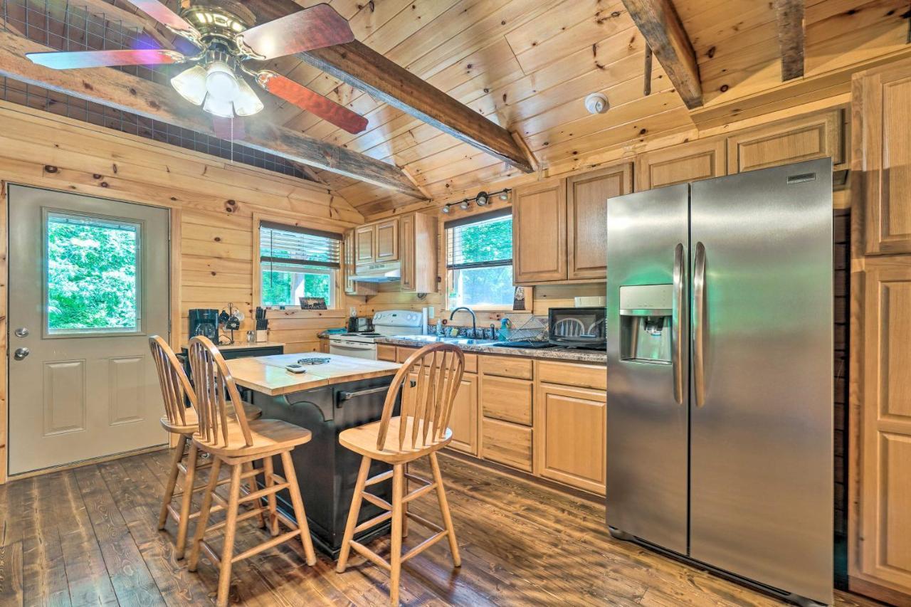 Peaceful Decatur Cabin With Grill And Fire Pit! Exterior photo
