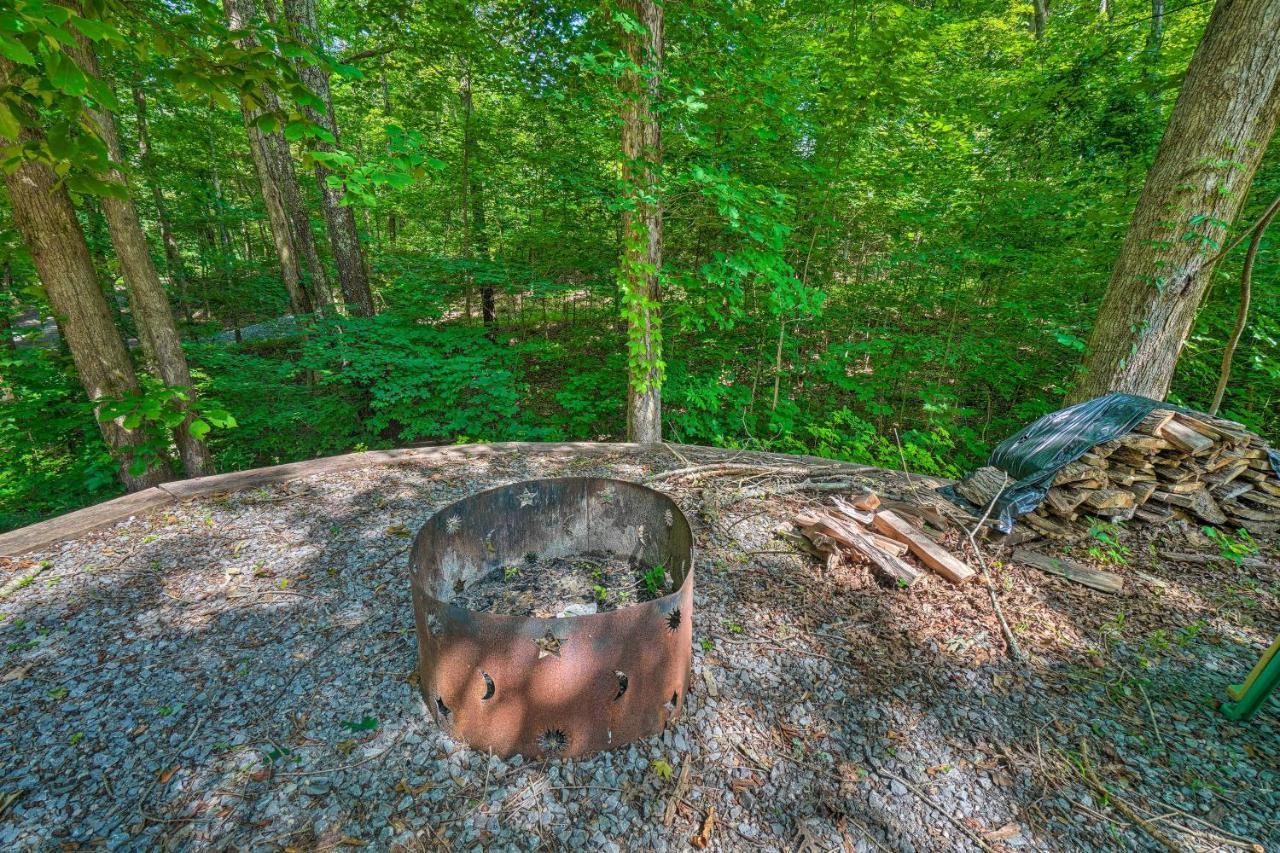Peaceful Decatur Cabin With Grill And Fire Pit! Exterior photo